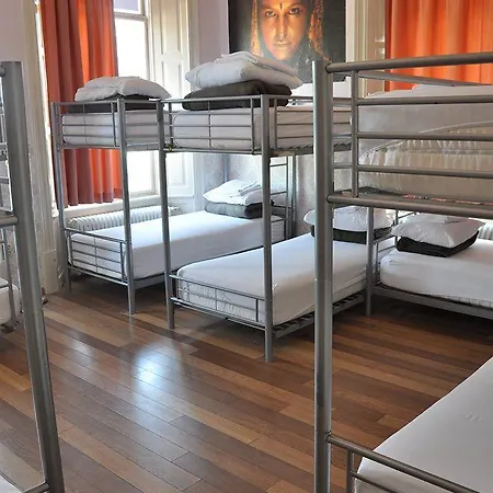 / Youth Vandrarhem *