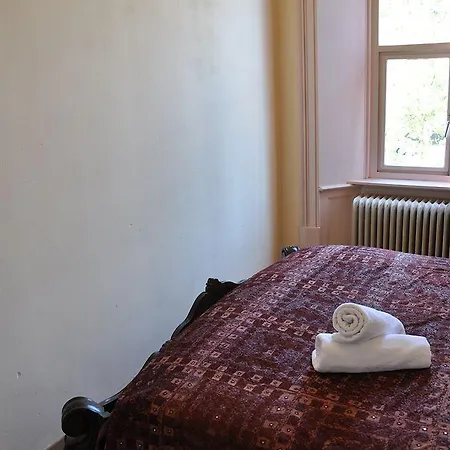 Hostel / Youth