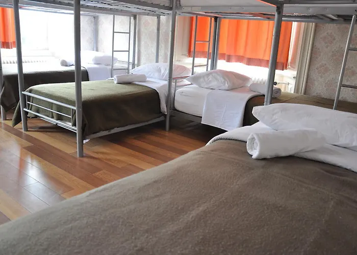 Auberge de jeunesse / Youth *