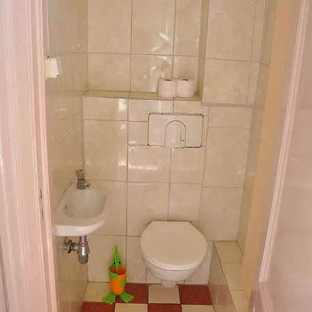 / Youth Hostal