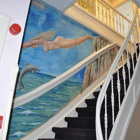 Hostel / Youth Μπρέντα