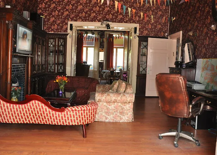 Hostel / Youth Μπρέντα